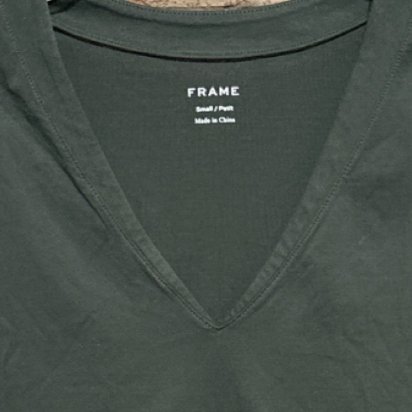 Like New-  Frame Denim Le Mid Rise V Neck Tee Women's Olive top size Small - Picture 5 of 5